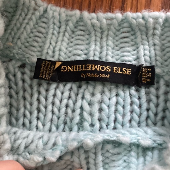 Heavy knit sweater worn once - Picture 2 of 2